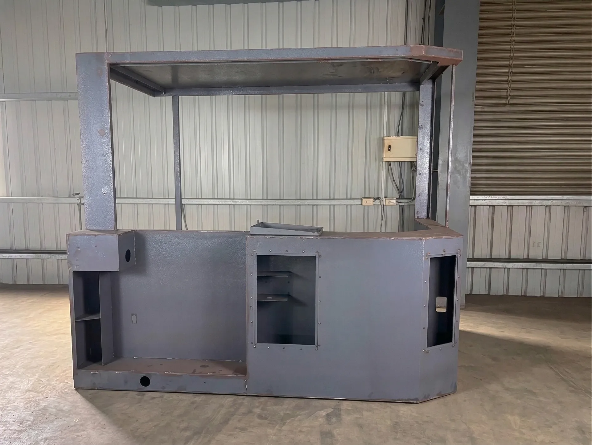 大型機械板金外殼（機台外罩／機台框架）